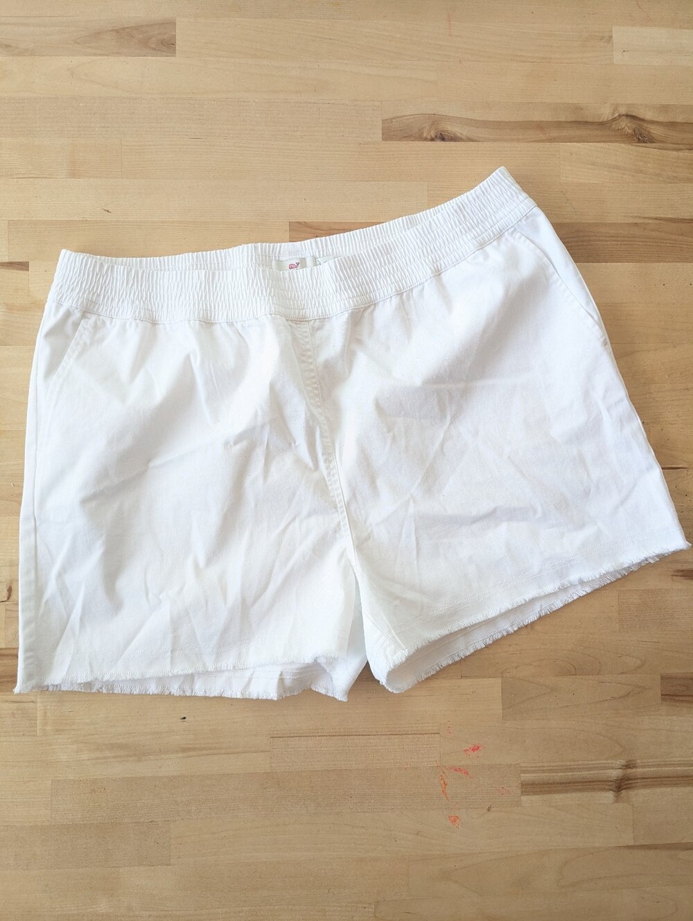 {Vineyard Vines} New White Pull-on Every Day Short